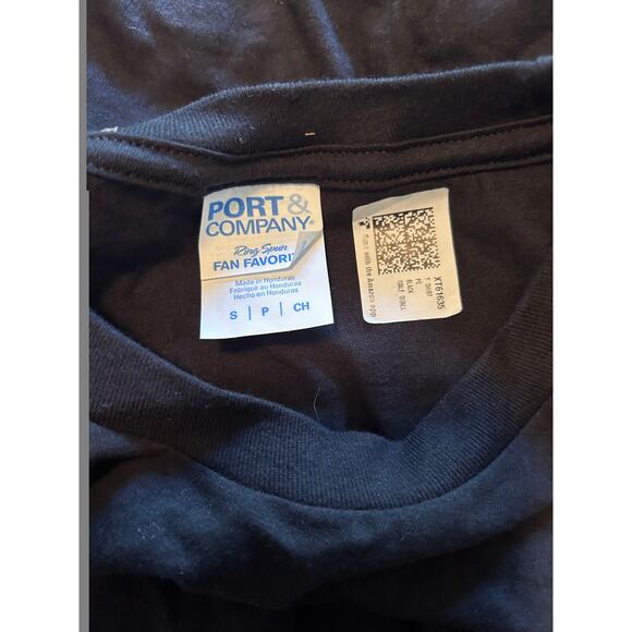 NWT Port & Company Youth Size Black T Shirt I'm The Youngest Elf....  Size Small - Picture 3 of 5